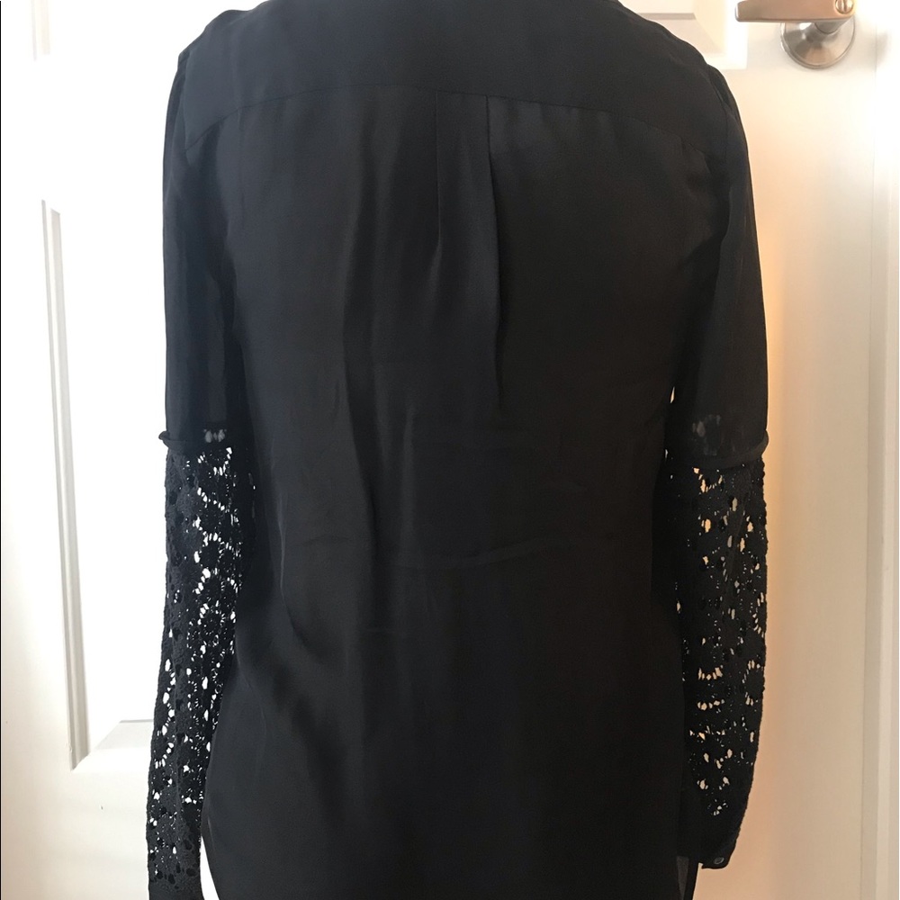 Button down blouse - Picture 2 of 3